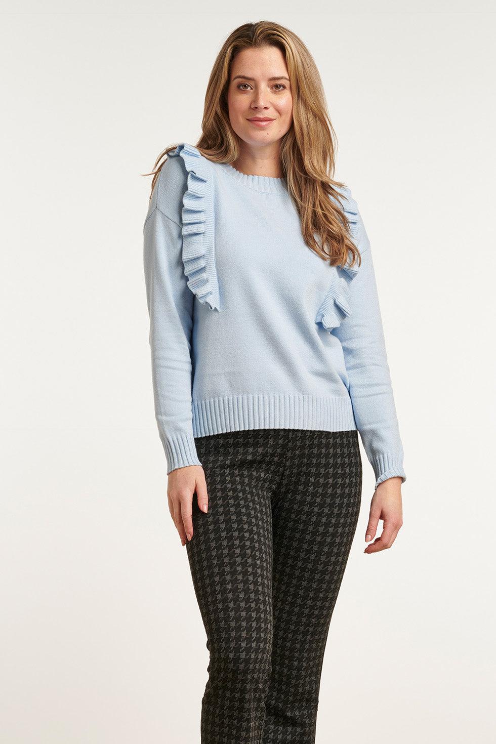 22861 Trui Met Ruffle In Licht Blauw