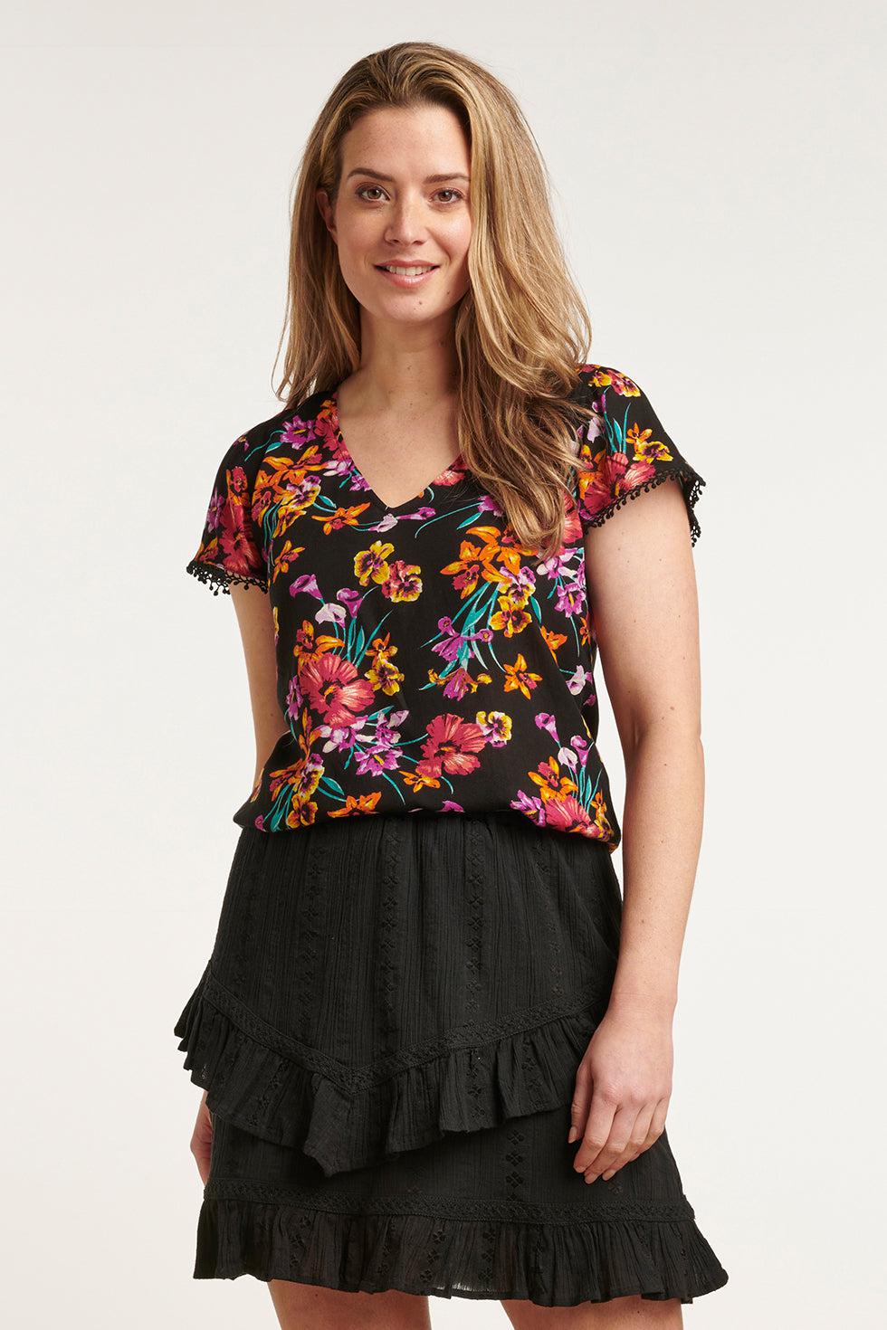 23371 Zomer Top Met Bloemenprint In Zwart-Paars