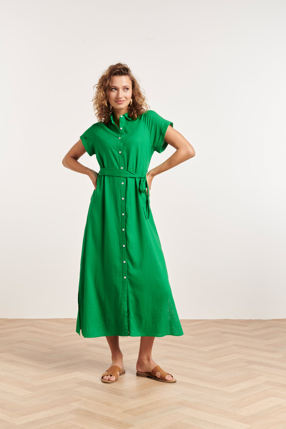 24348 Groene Ademende Zomer Shirtjurk