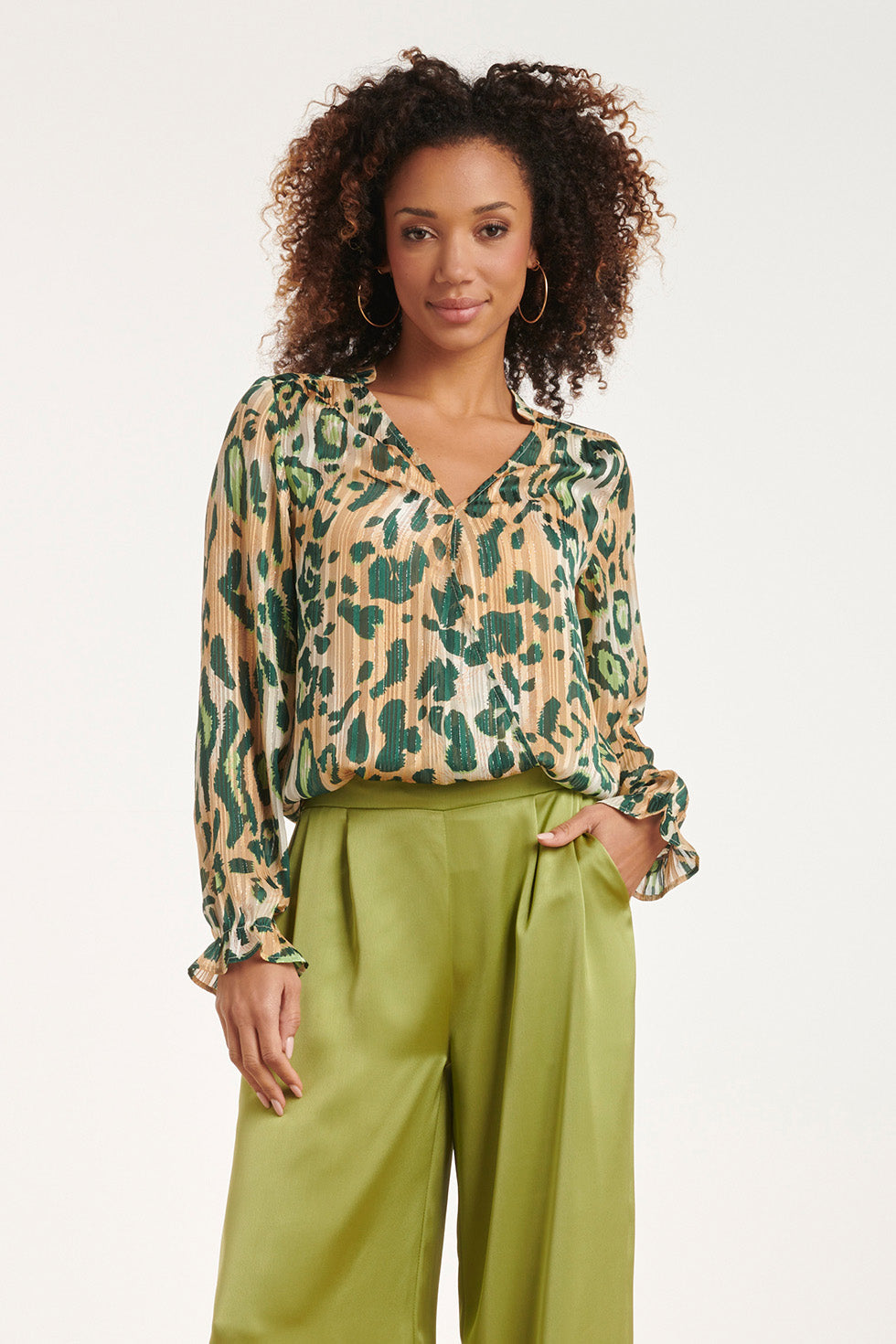 24500 Chiffon Top Met Cheetah Print