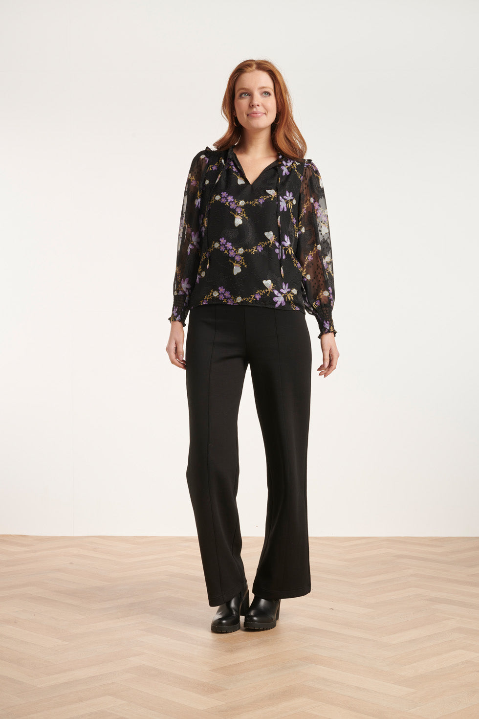 24503 Zwarte Chiffon Top