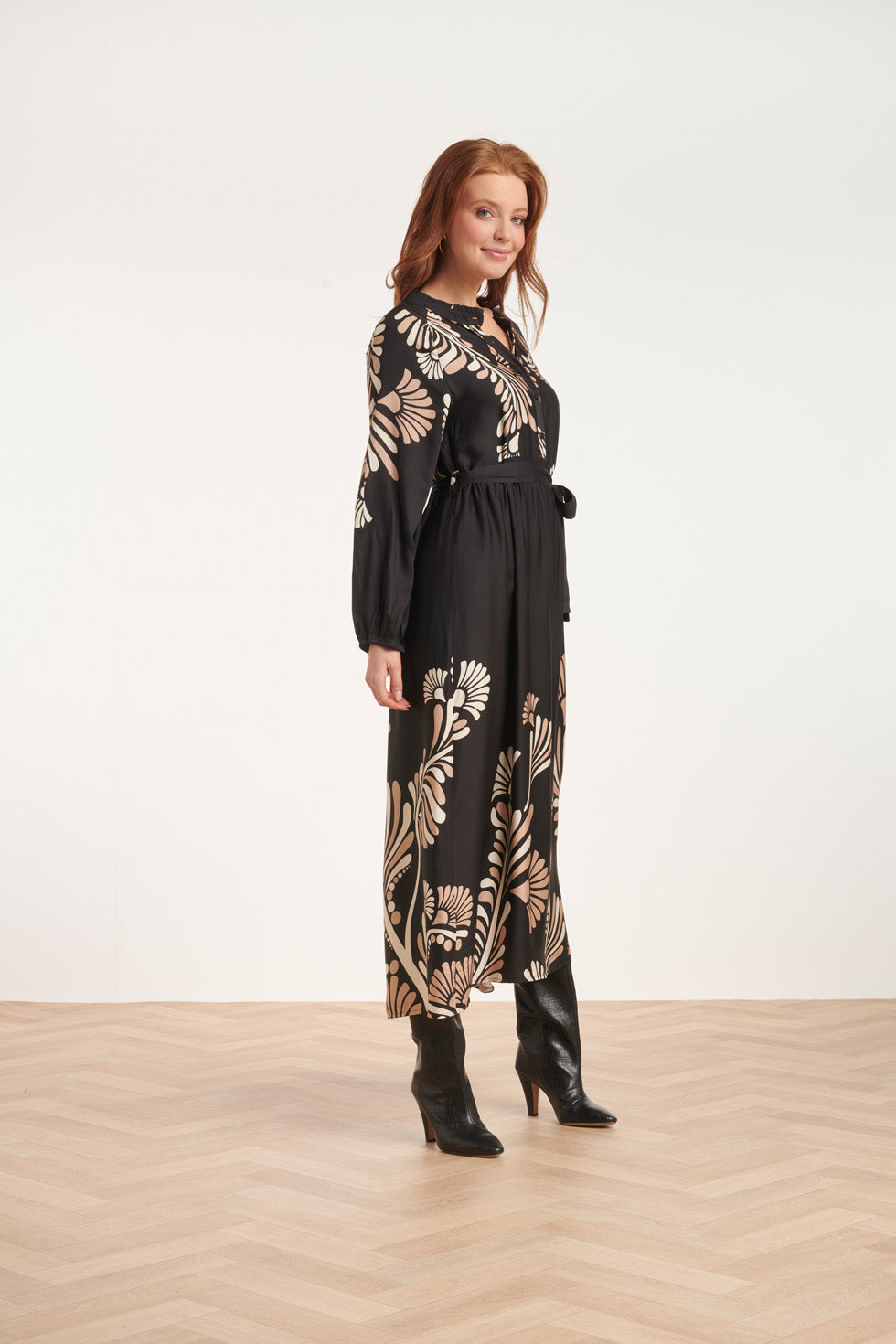 24532 Maxi Jurk Met Grafische Botanische Print