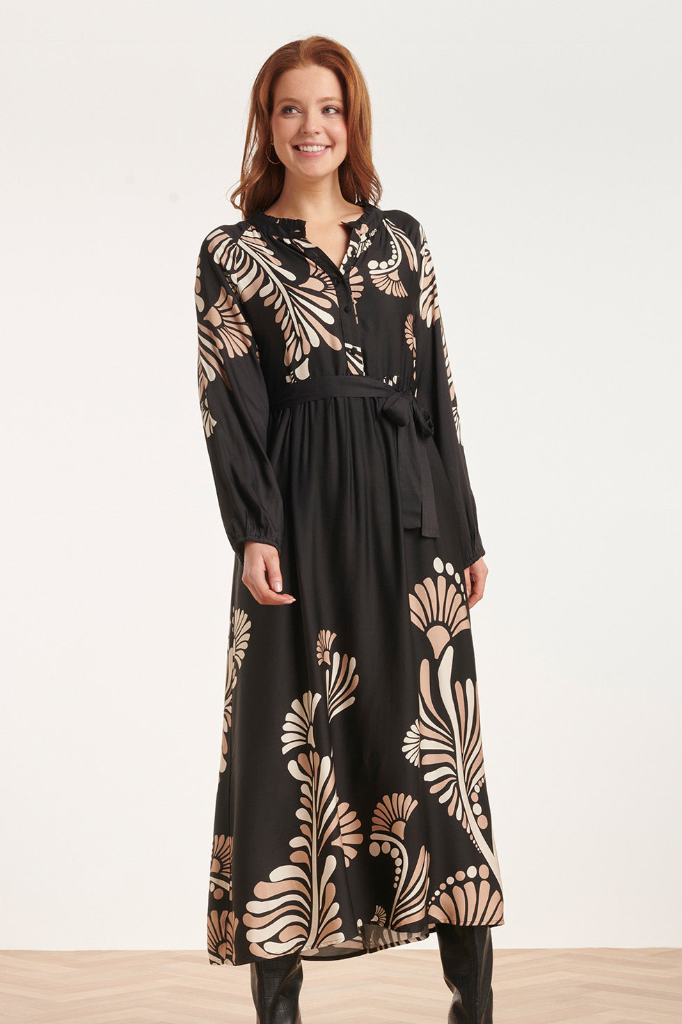 24532 Maxi Jurk Met Grafische Botanische Print