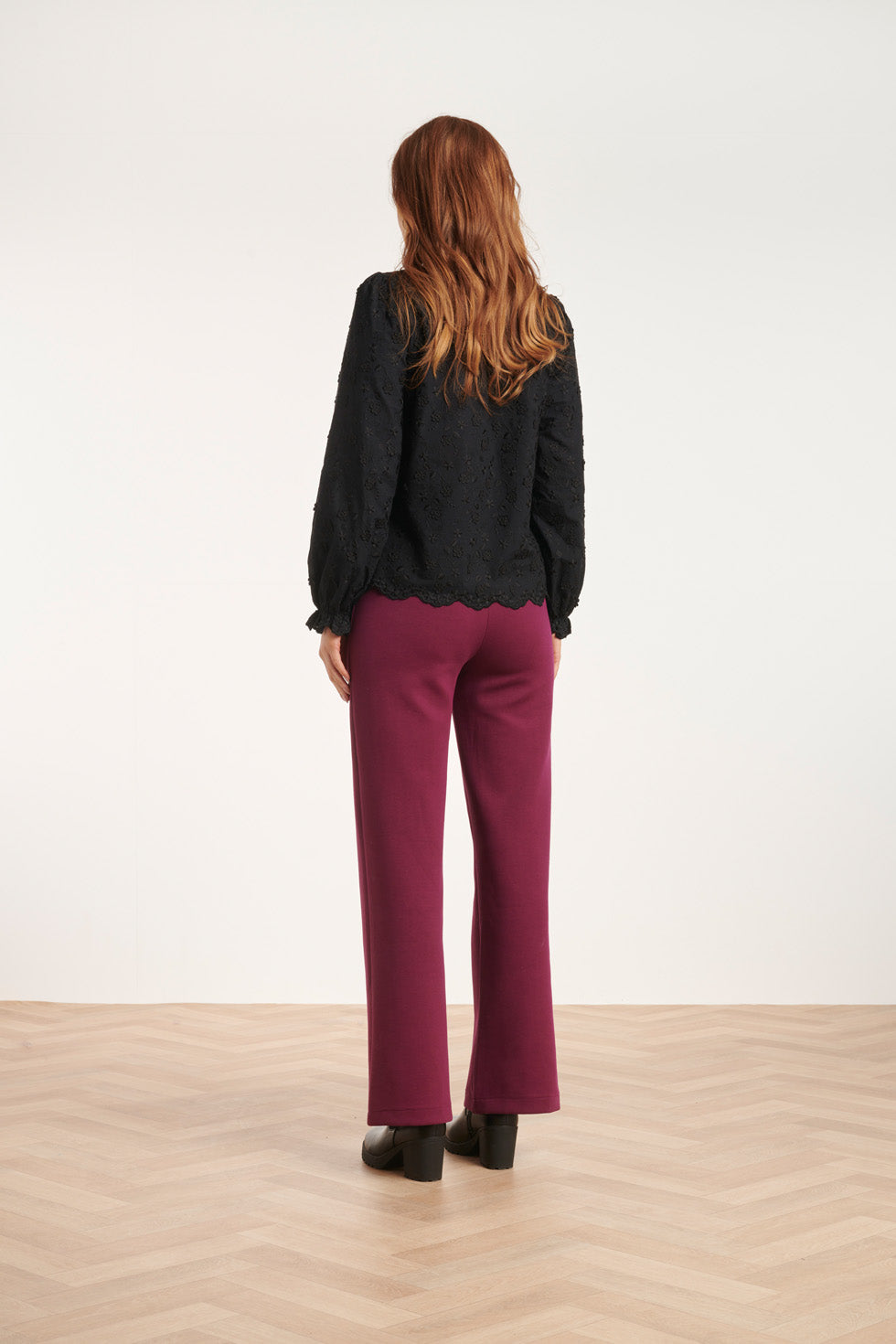 24590 Stretchy Paarse Flared Broek