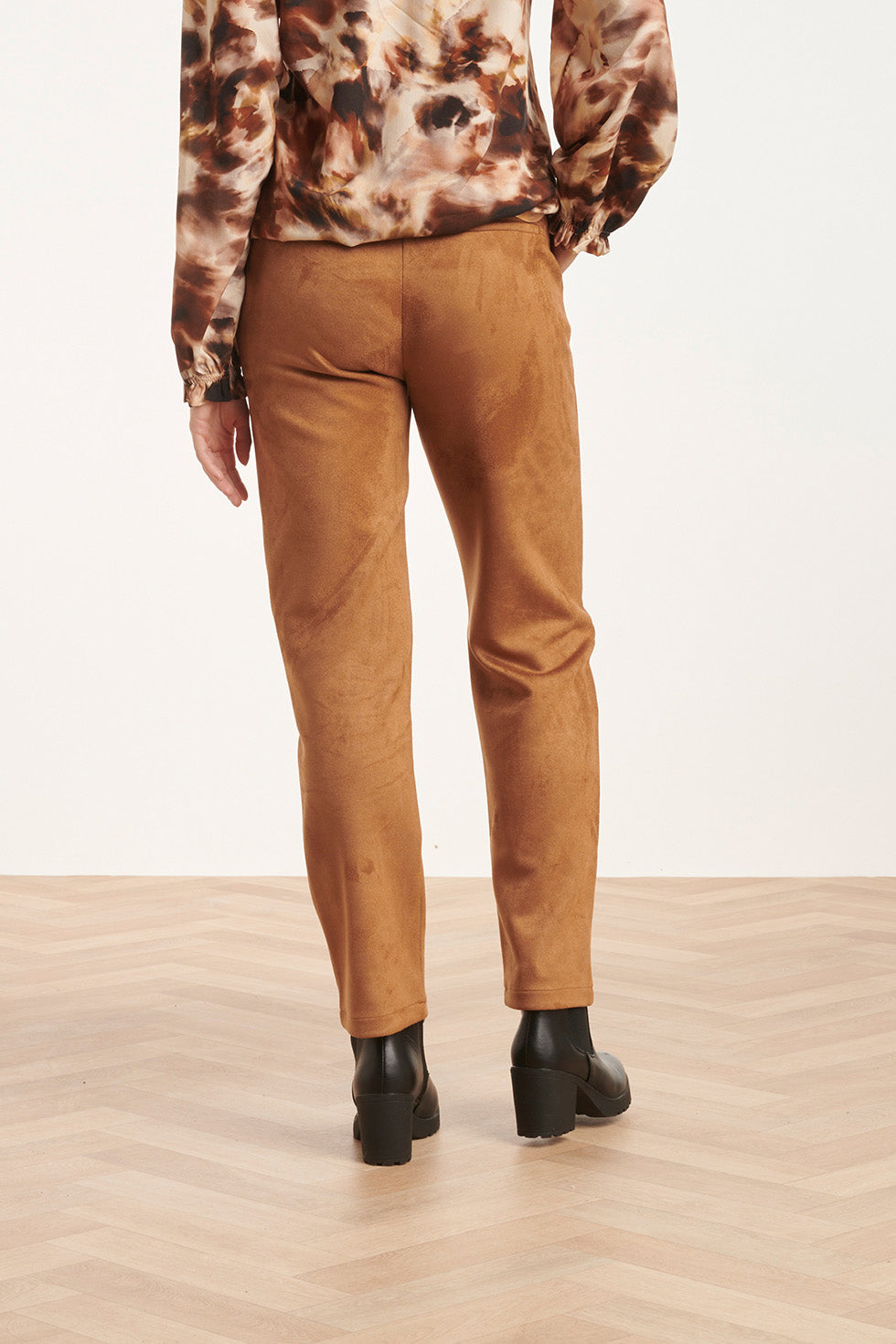 24597 Suède Cognac Aangesloten Broek