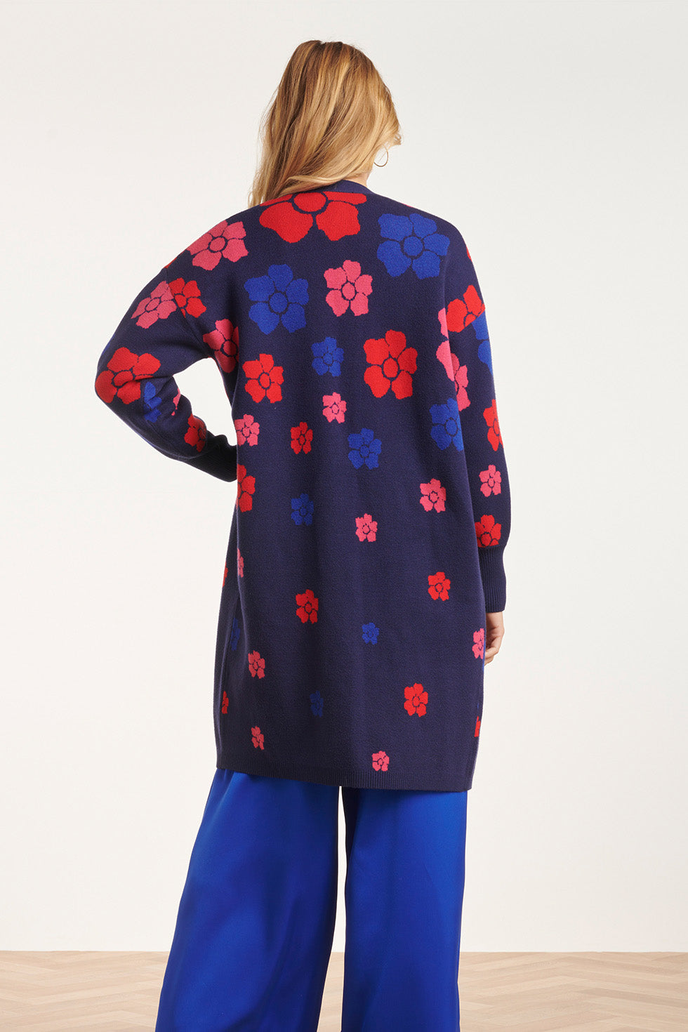 24600 Gebreide Lange Cardigan Met Bloemenprint