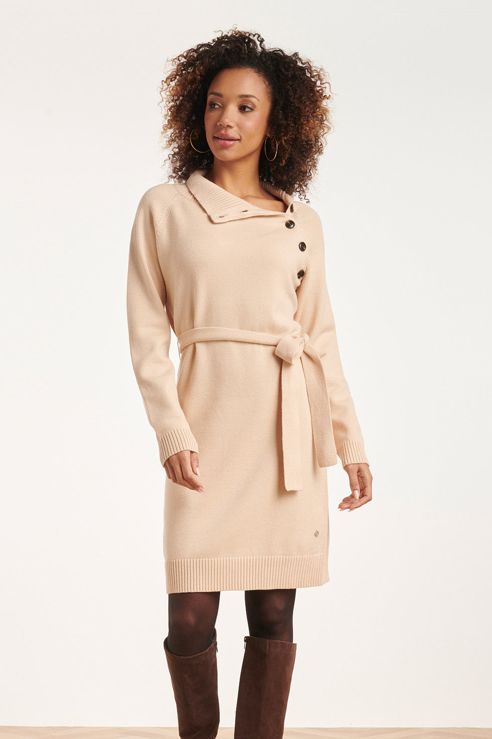 24621 Beige Gebreide Jurk Met Hoge Hals