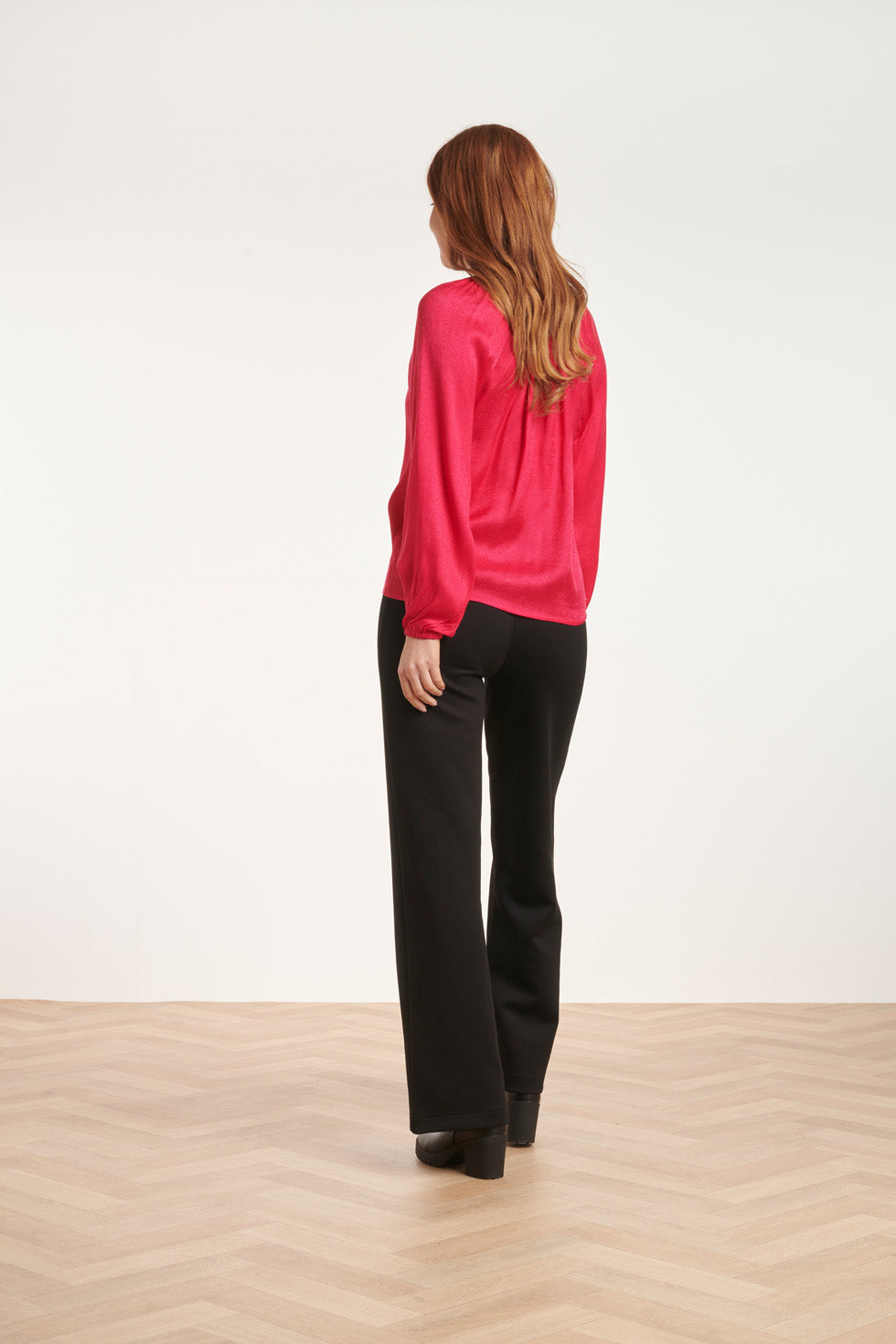 24700 
Fuchsia Jacquard V-Hals Top Met Zebra Motief