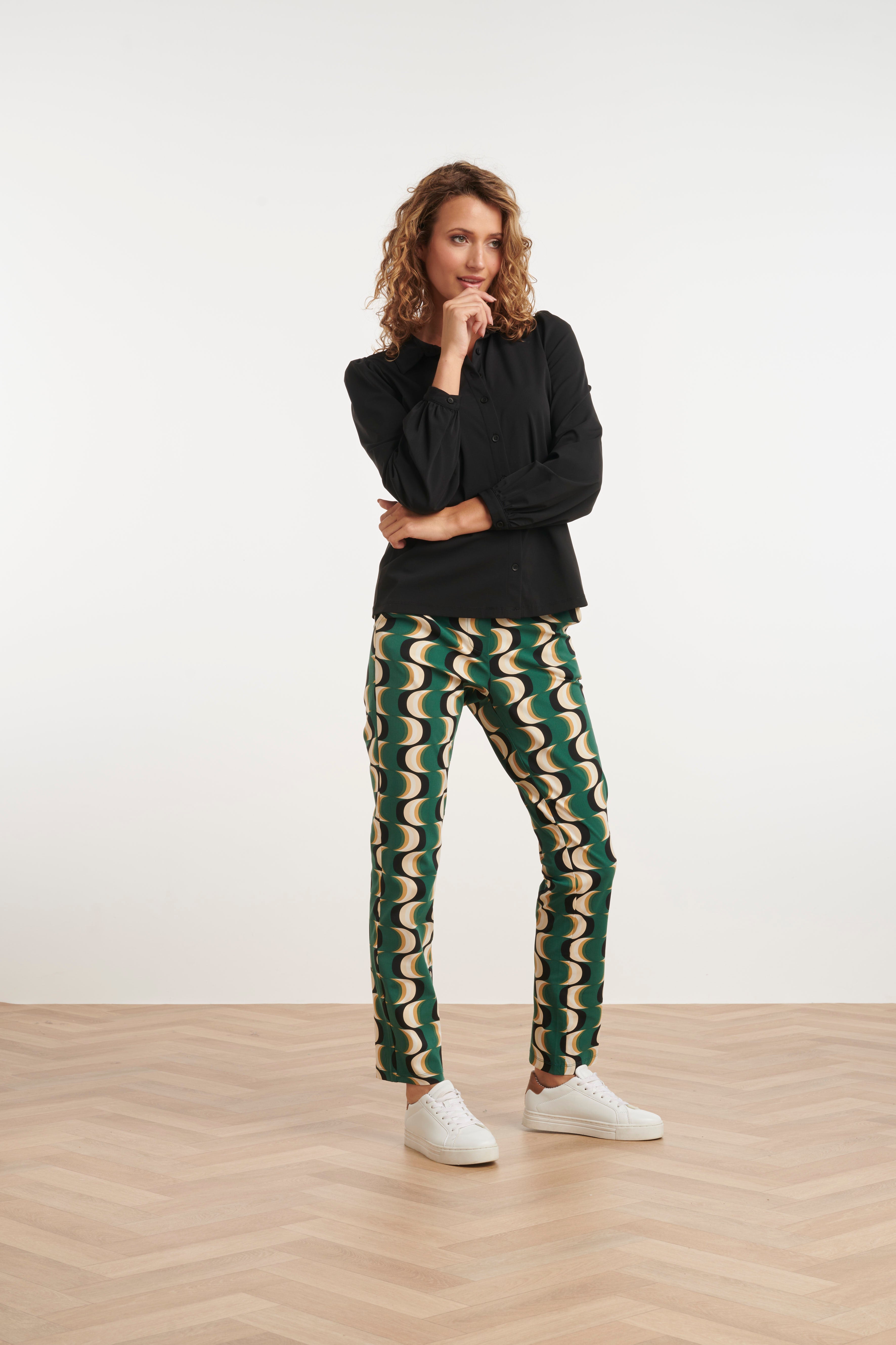 24824 Retro Geprinte Travel Quality Broek