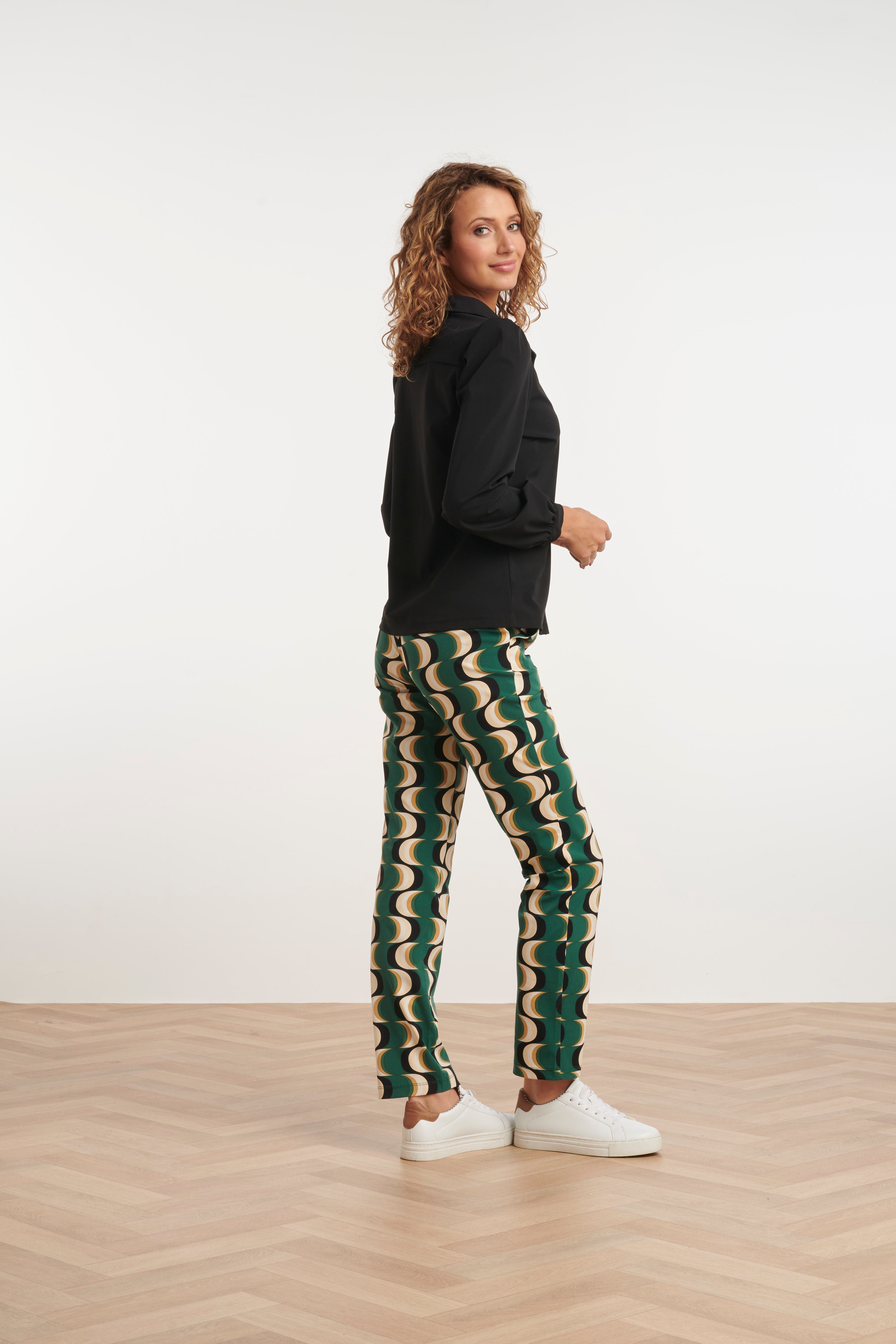 24824 Retro Geprinte Travel Quality Broek