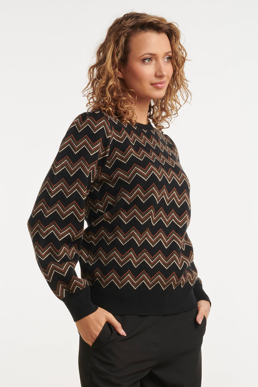 24901 Zwart En Multicolour Zigzagprint Gebreide Top