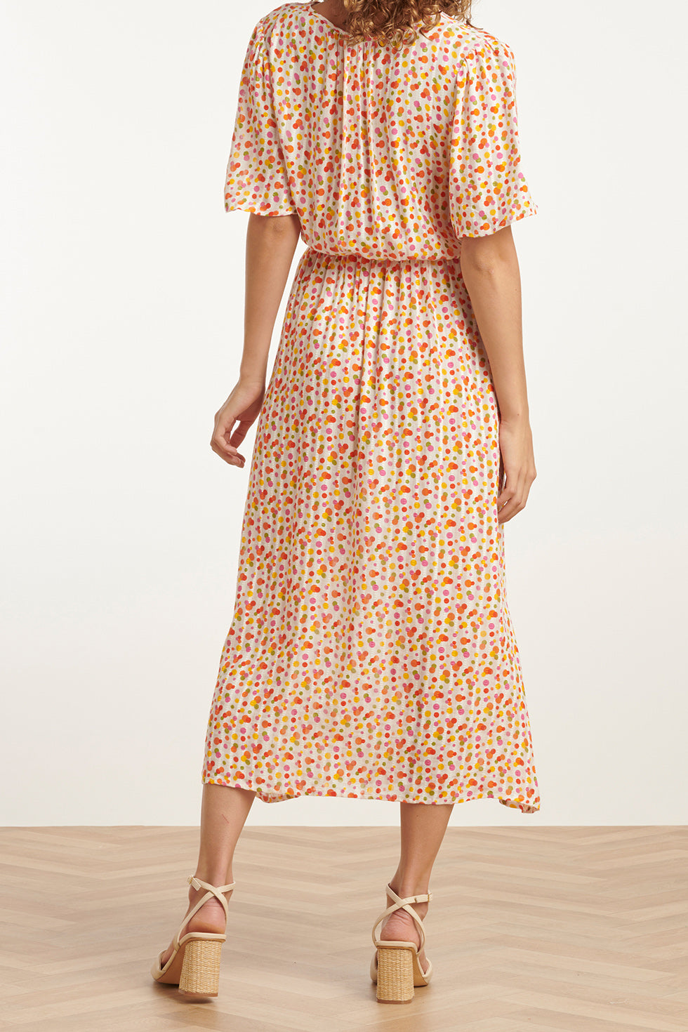 25009 V- Hals Maxi Jurk Met Multicolor Polka Dot Print