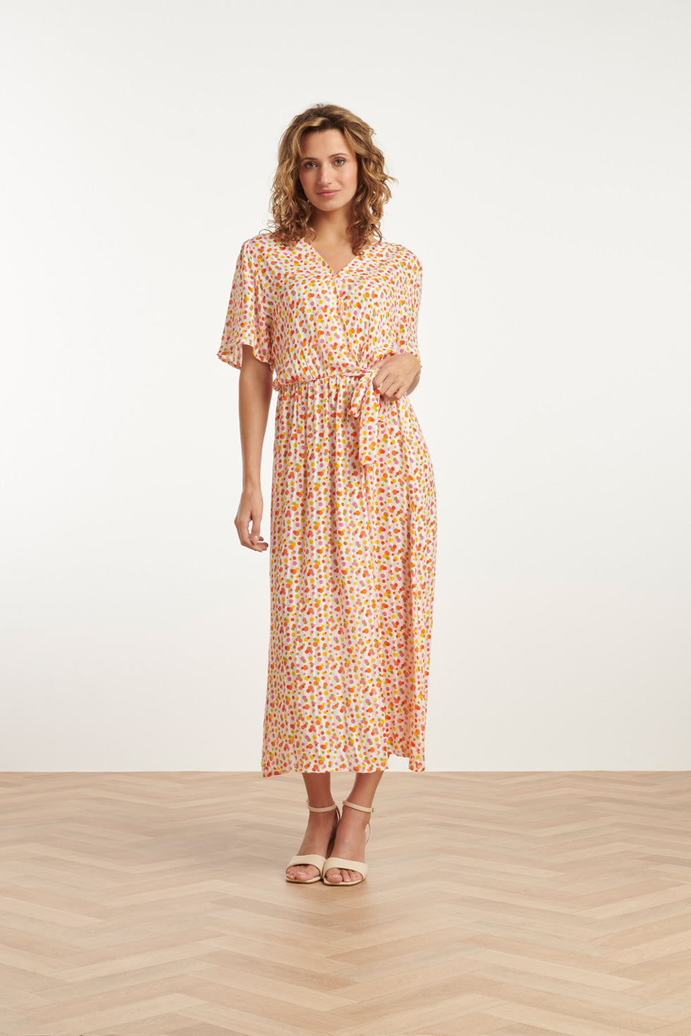 25009 V- Hals Maxi Jurk Met Multicolor Polka Dot Print