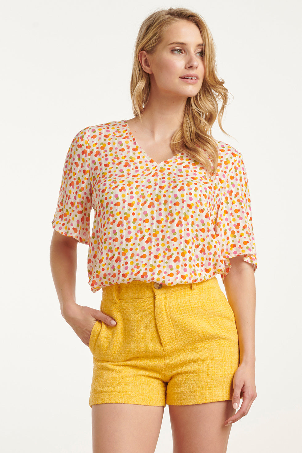 25010 V-Hals Top Met Multicolor Polka Dot Print