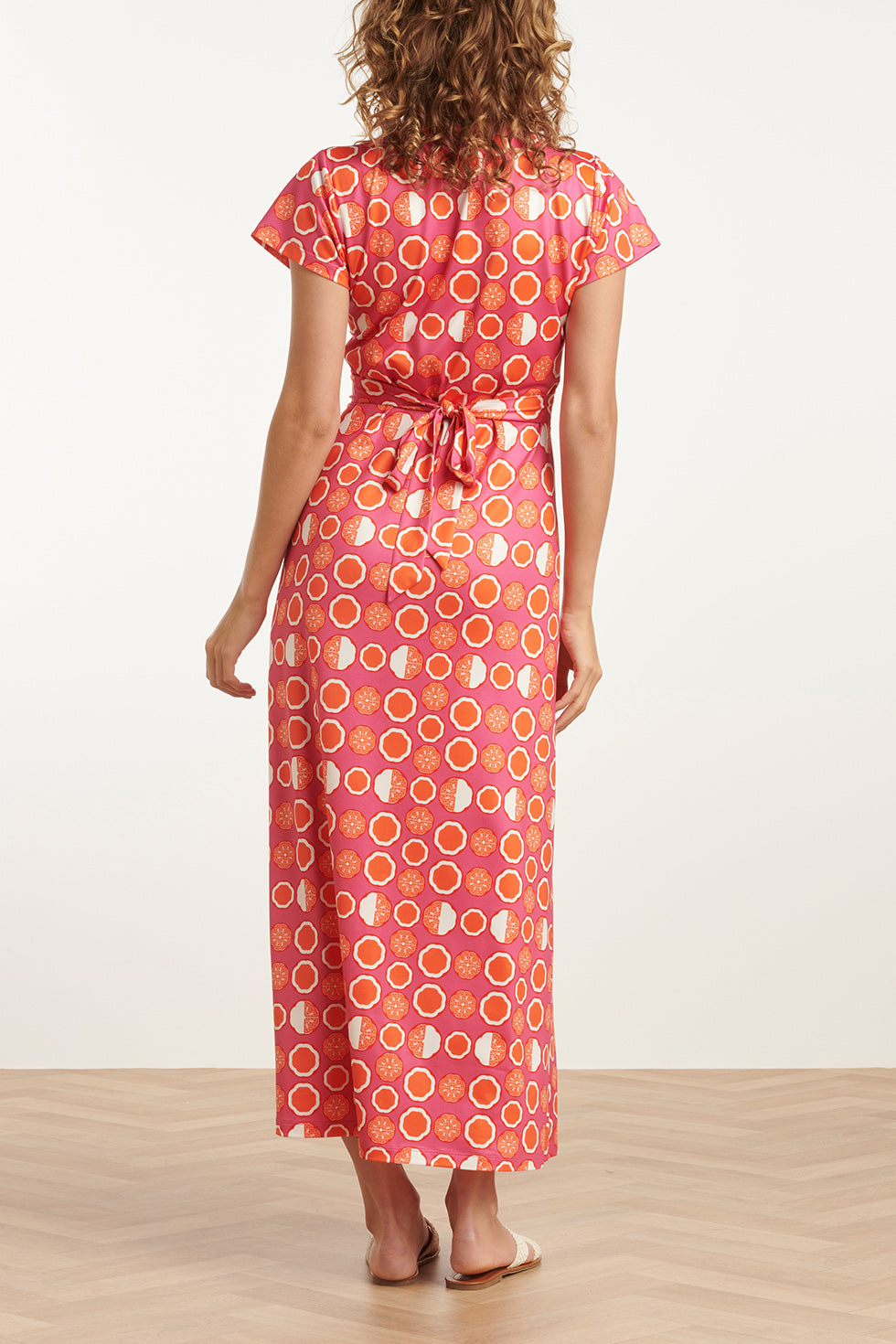 25026 Maxi Jurk Met V-Hals Met Oranje Fruitprint