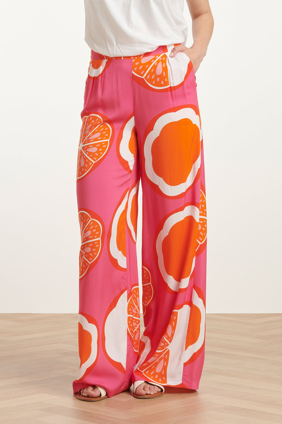 25027 Wide-Leg Broek Met Oranje Fruitprint