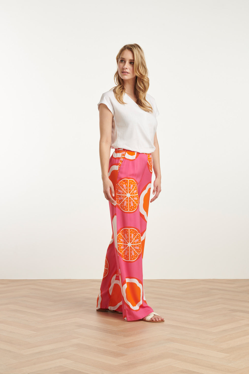 25027 Wide-Leg Broek Met Oranje Fruitprint