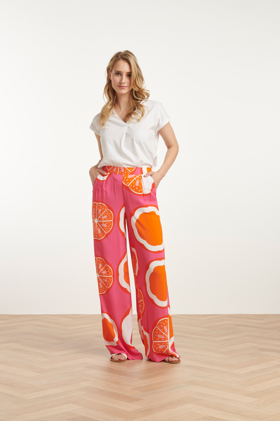 25027 Wide-Leg Broek Met Oranje Fruitprint