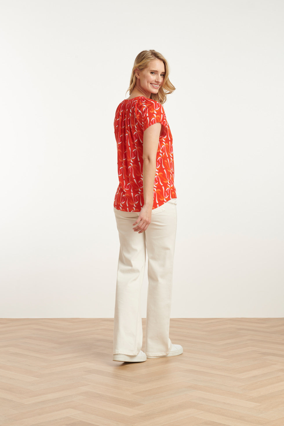 25055 Top Met V-Hals En Palmprint In Rood