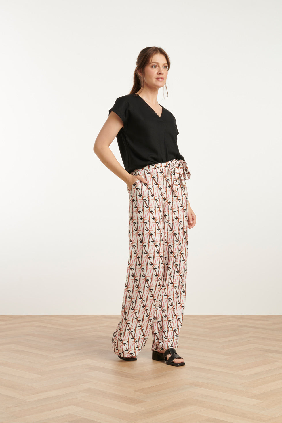 25059 Off-White Marocain Broek Met Palmprint