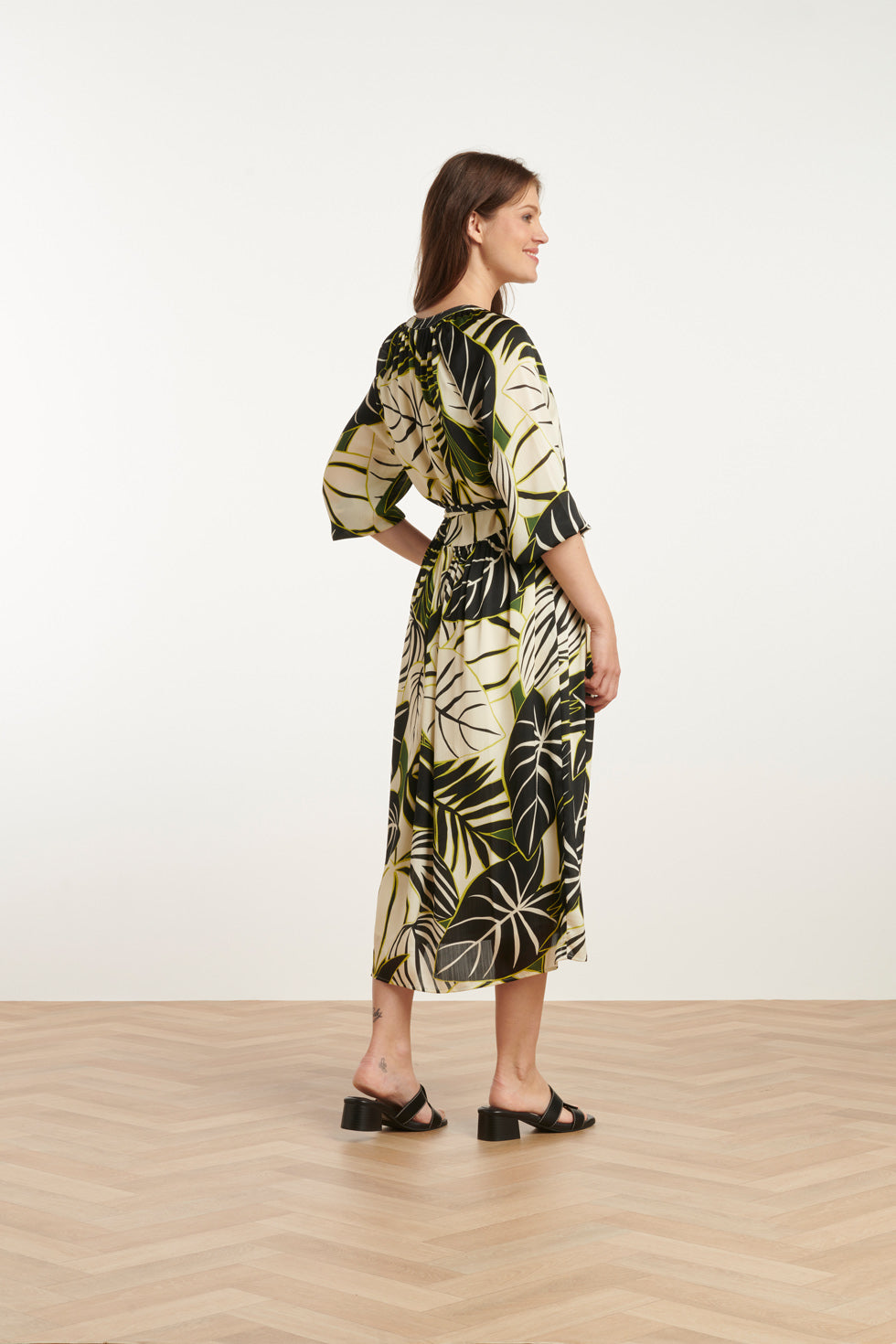 25070 Leaf Print Chiffon Midi Jurk