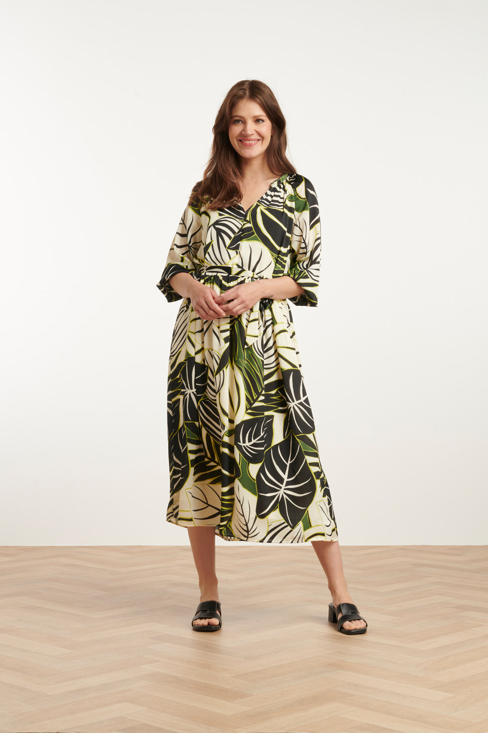 25070 Leaf Print Chiffon Midi Jurk