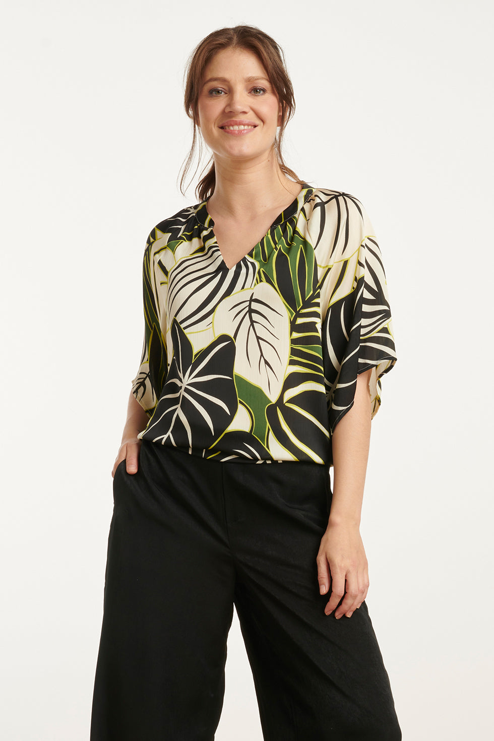 25071 Leaf Print Chiffon Top Met V-Hals En Flared Mouwen