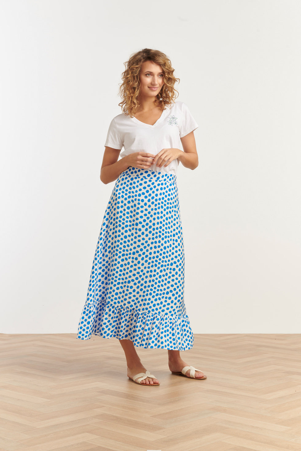 25085 Zomer Maxi Rok Met Blauwe Polkadots