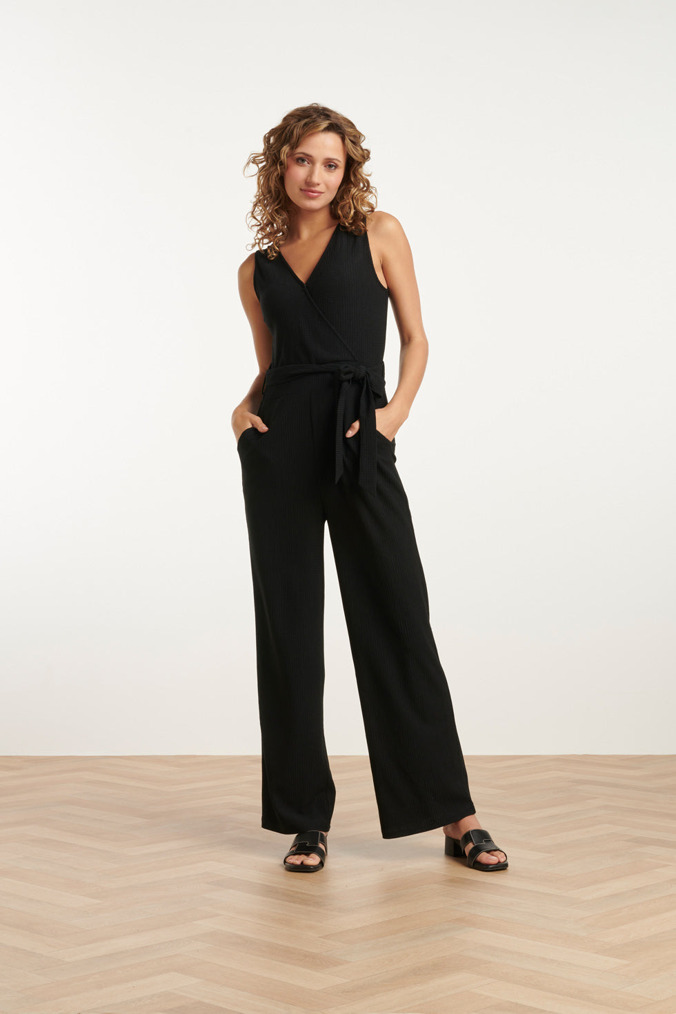 25119 Zwarte Stretchy Crinkle Jumpsuit