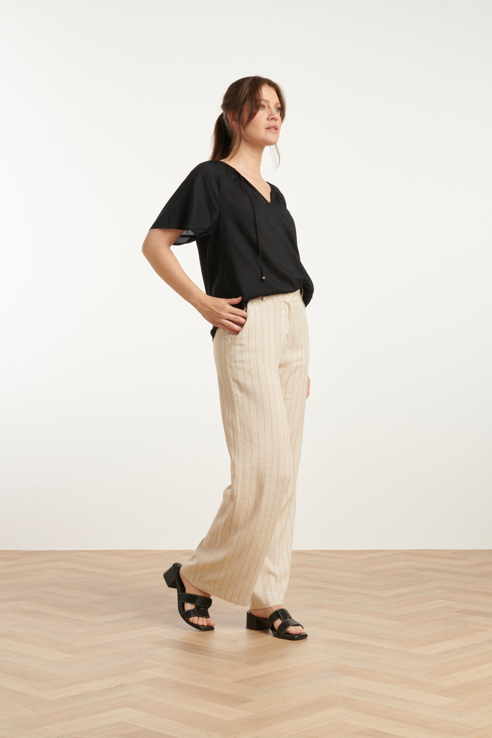 25127 Sand Pinstriped Linnen Trousers