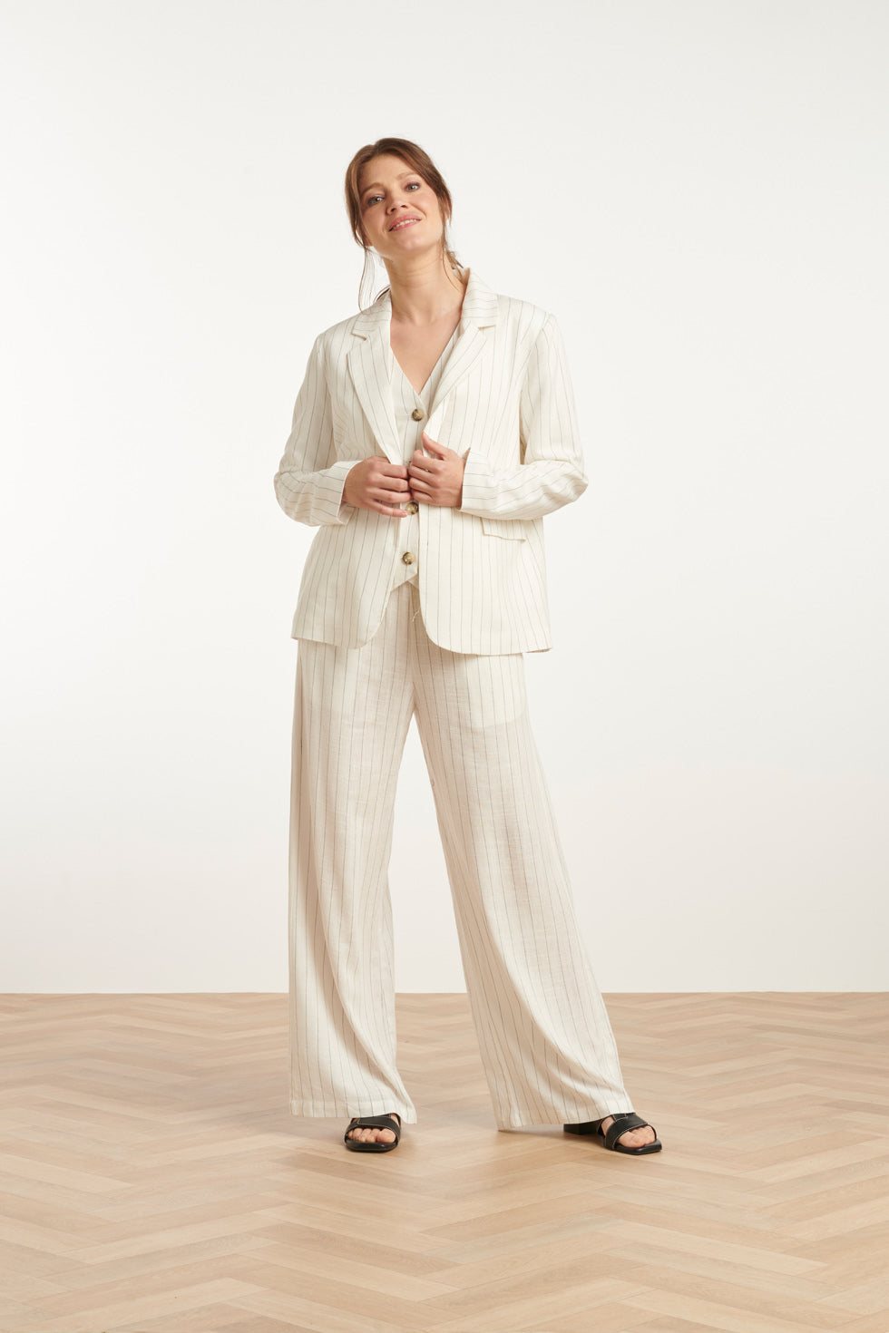 25130 Witte Pinstripe Linnen Blazer