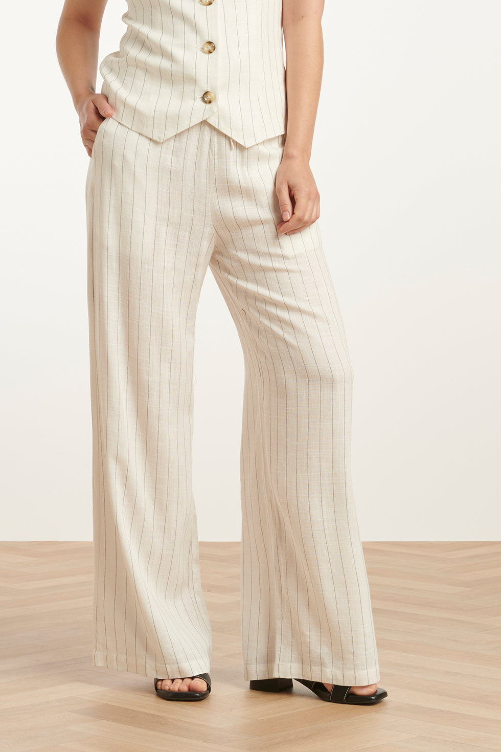 25131 Witte Pinstripe Linnen Broek