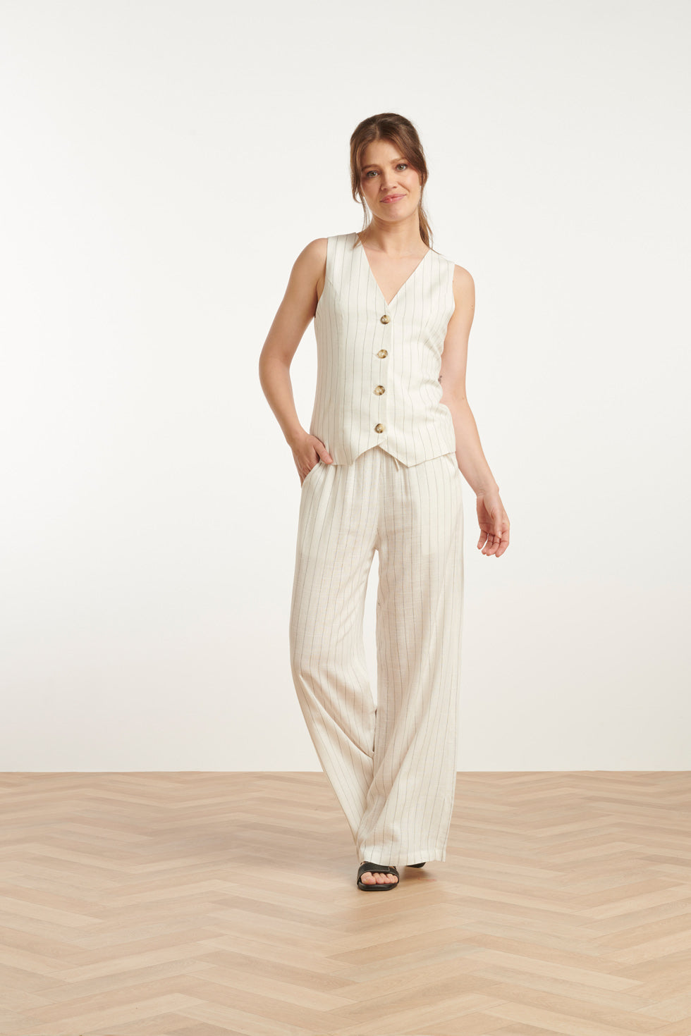 25131 Witte Pinstripe Linnen Broek