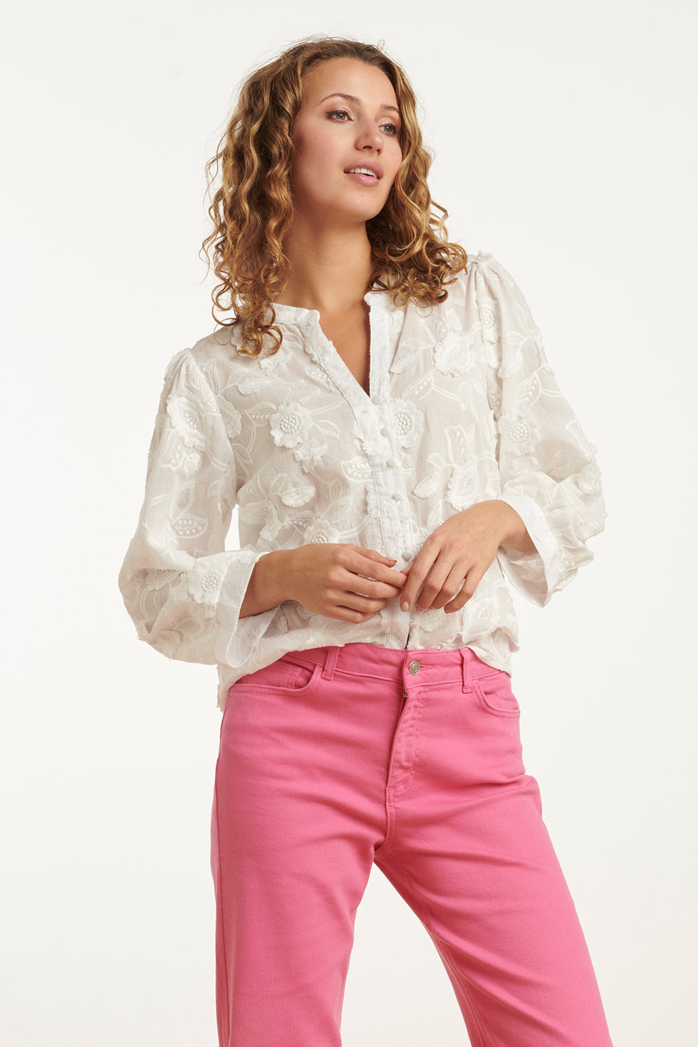 25138 Witte 3D Bloemenblouse