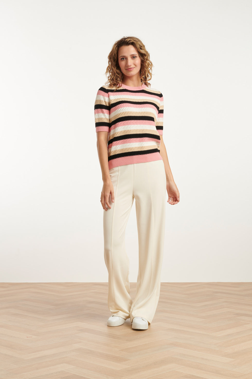 25140 Off-White Wide Straight Leg Stretch Broek