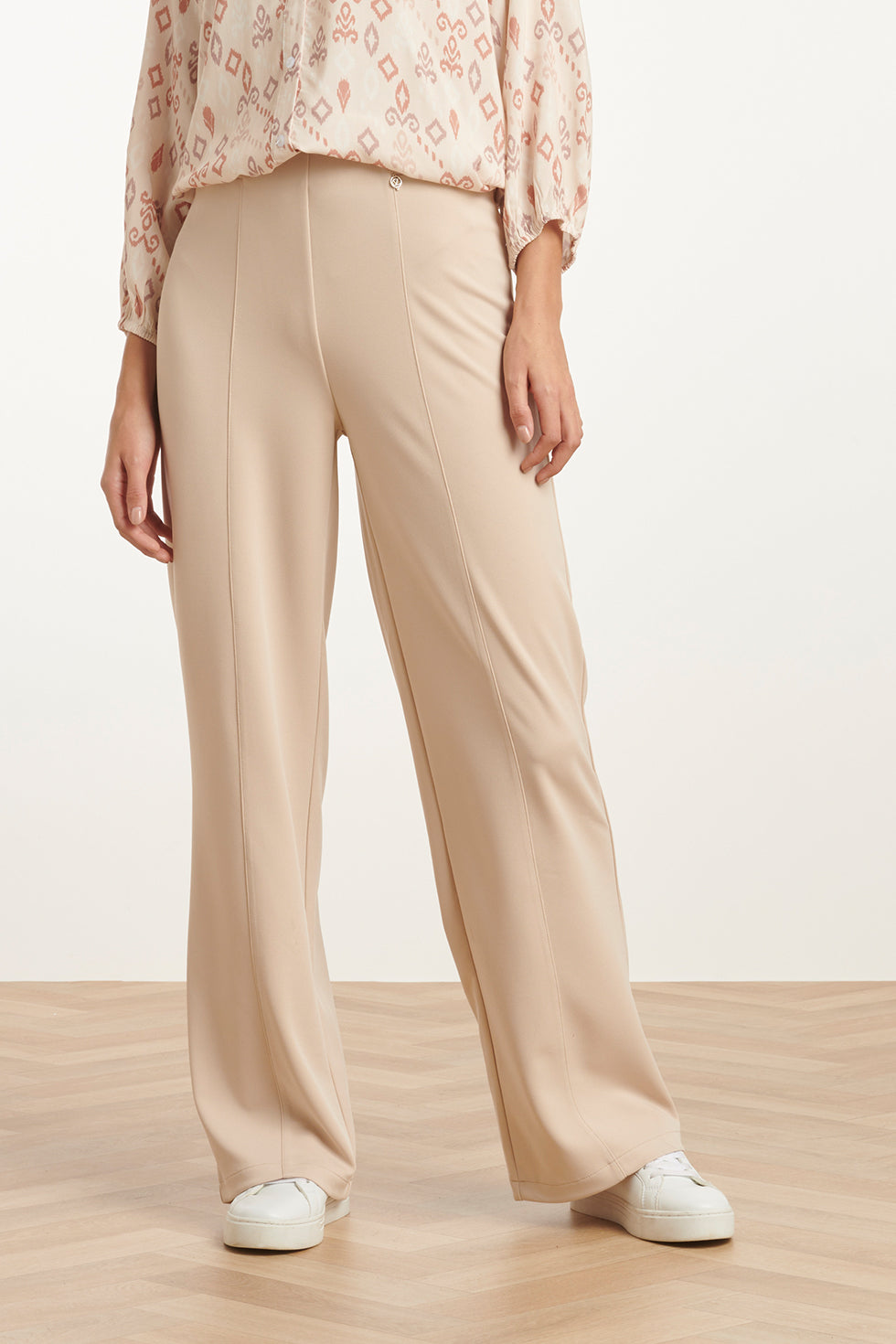 25140 Sand Wide Straight Leg Stretch Broek