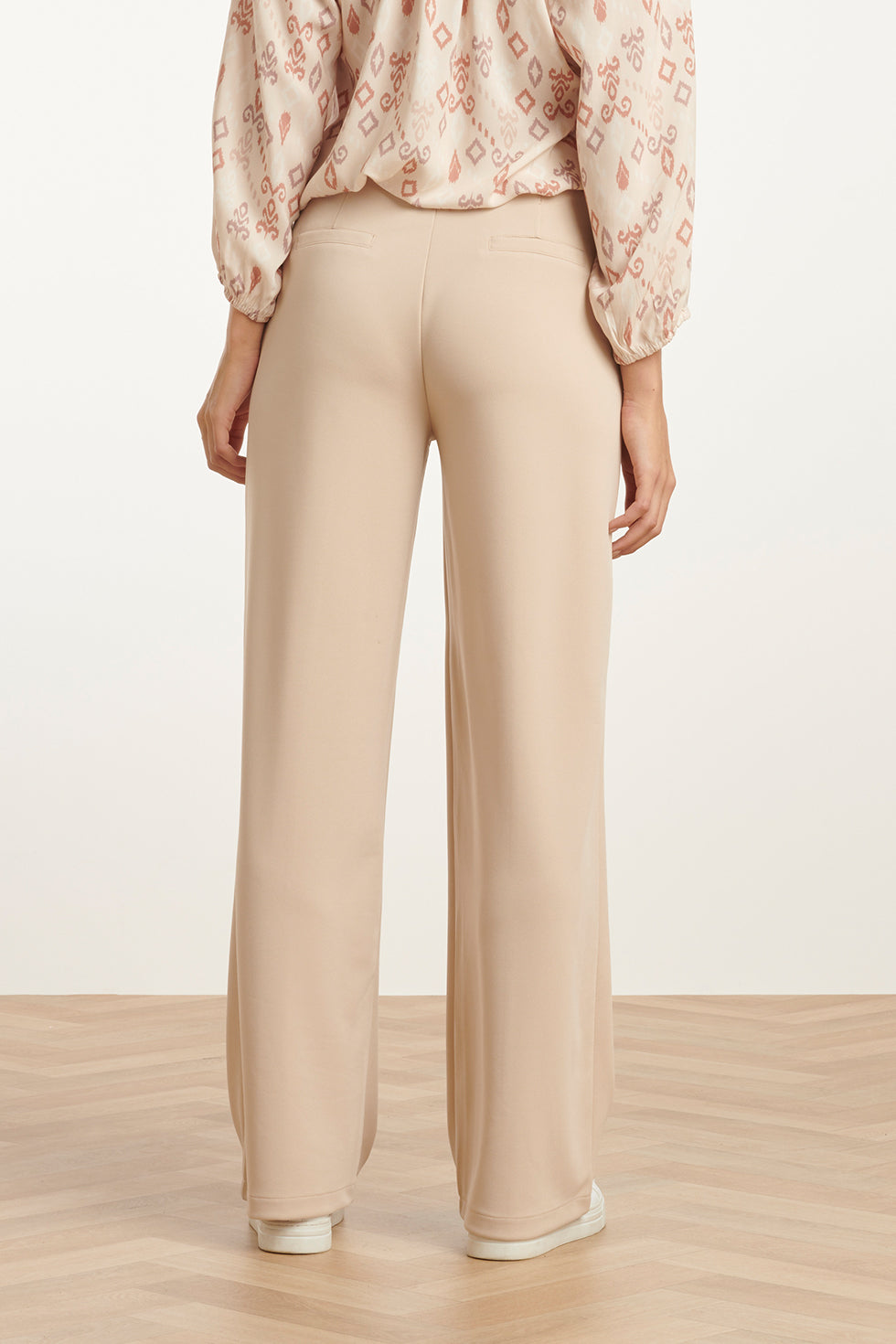 25140 Sand Wide Straight Leg Stretch Broek