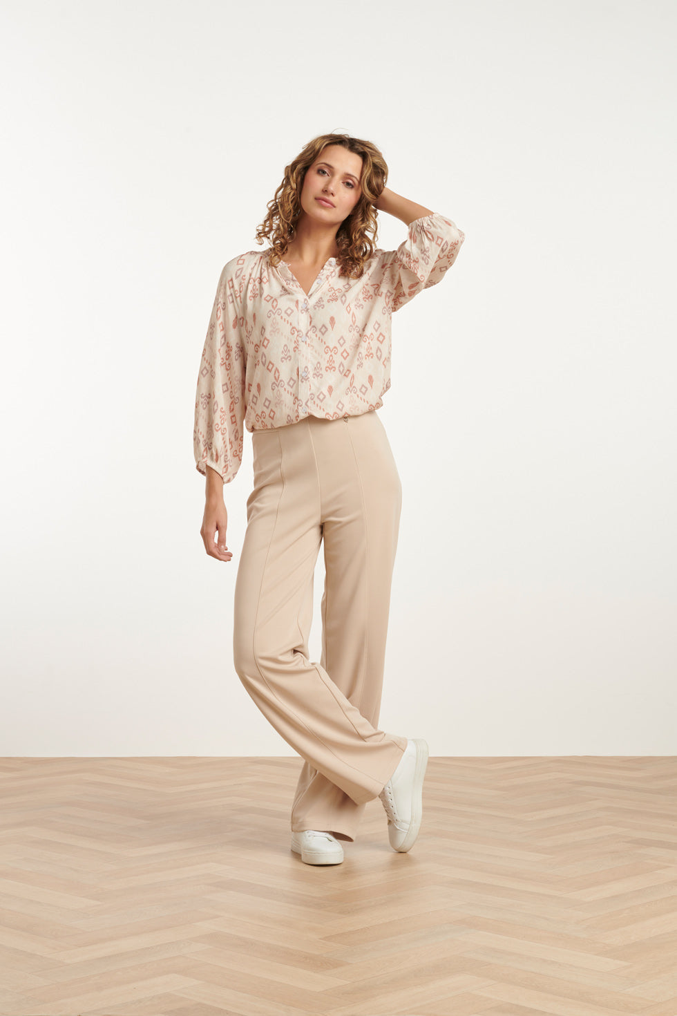 25140 Sand Wide Straight Leg Stretch Broek