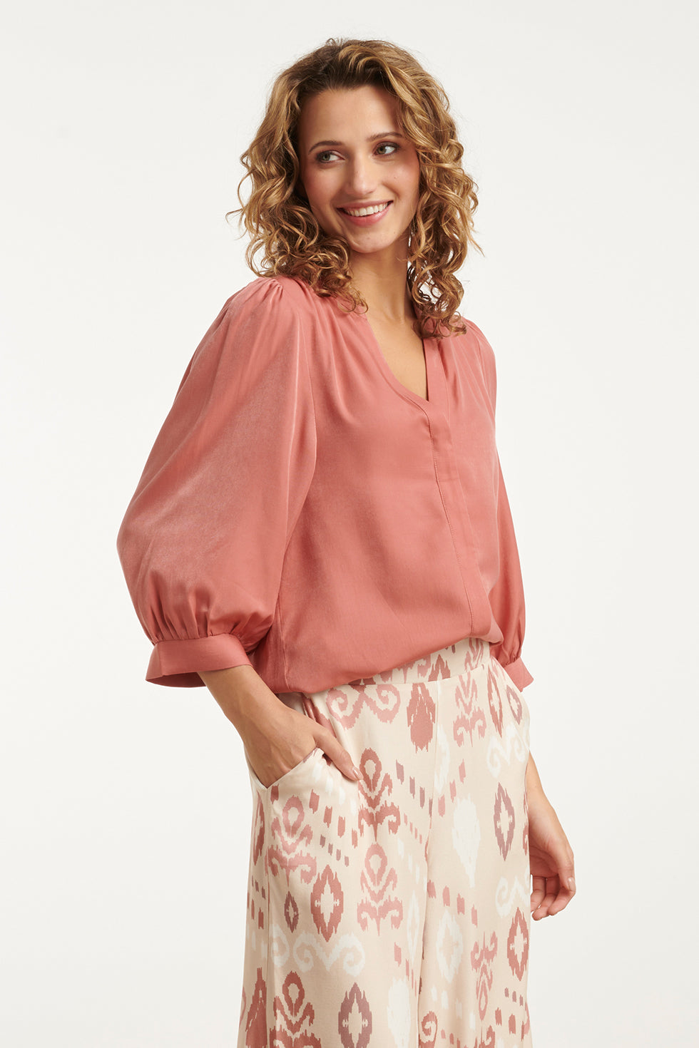 25142 Roze Rayon Satijn Blouse