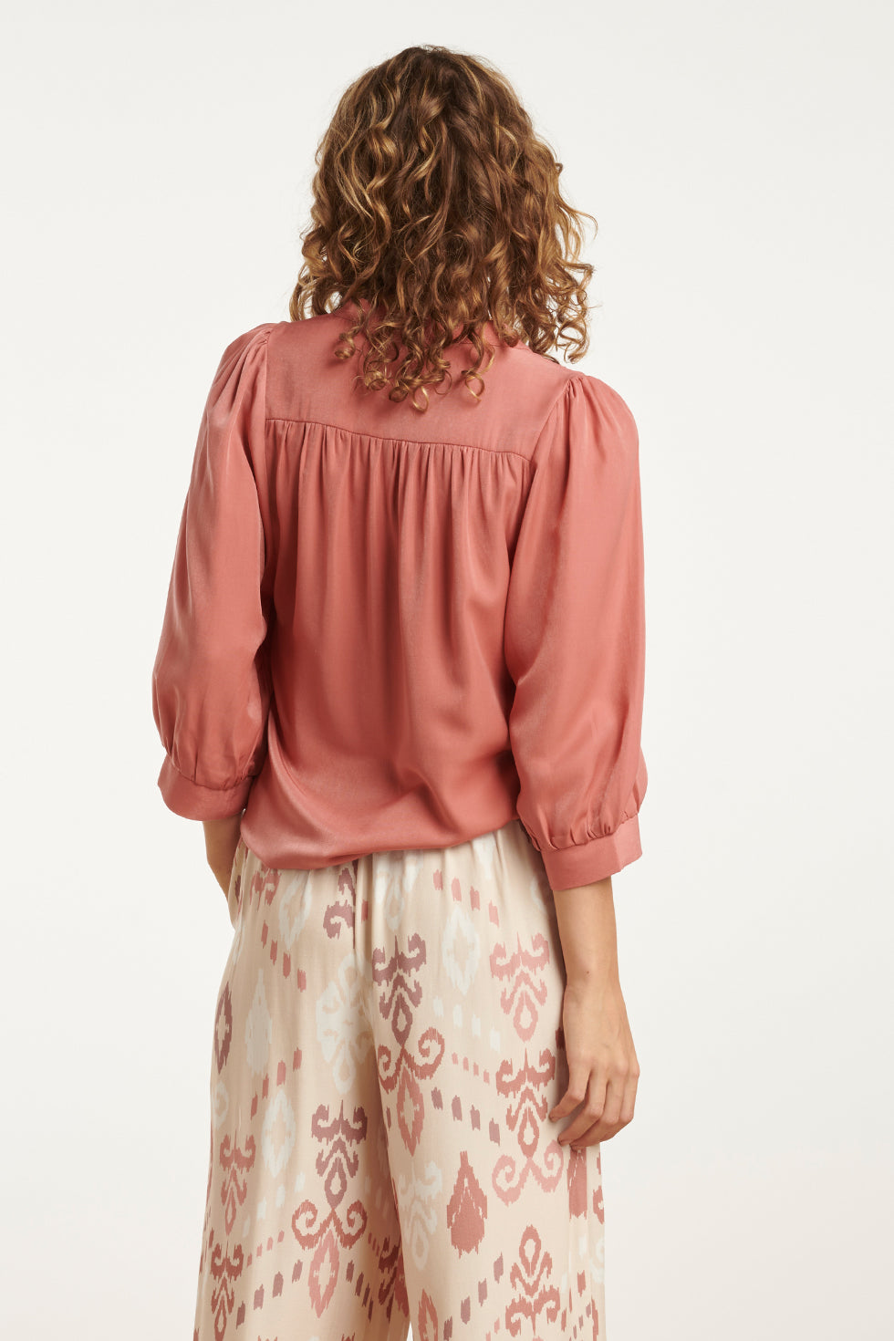 25142 Roze Rayon Satijn Blouse