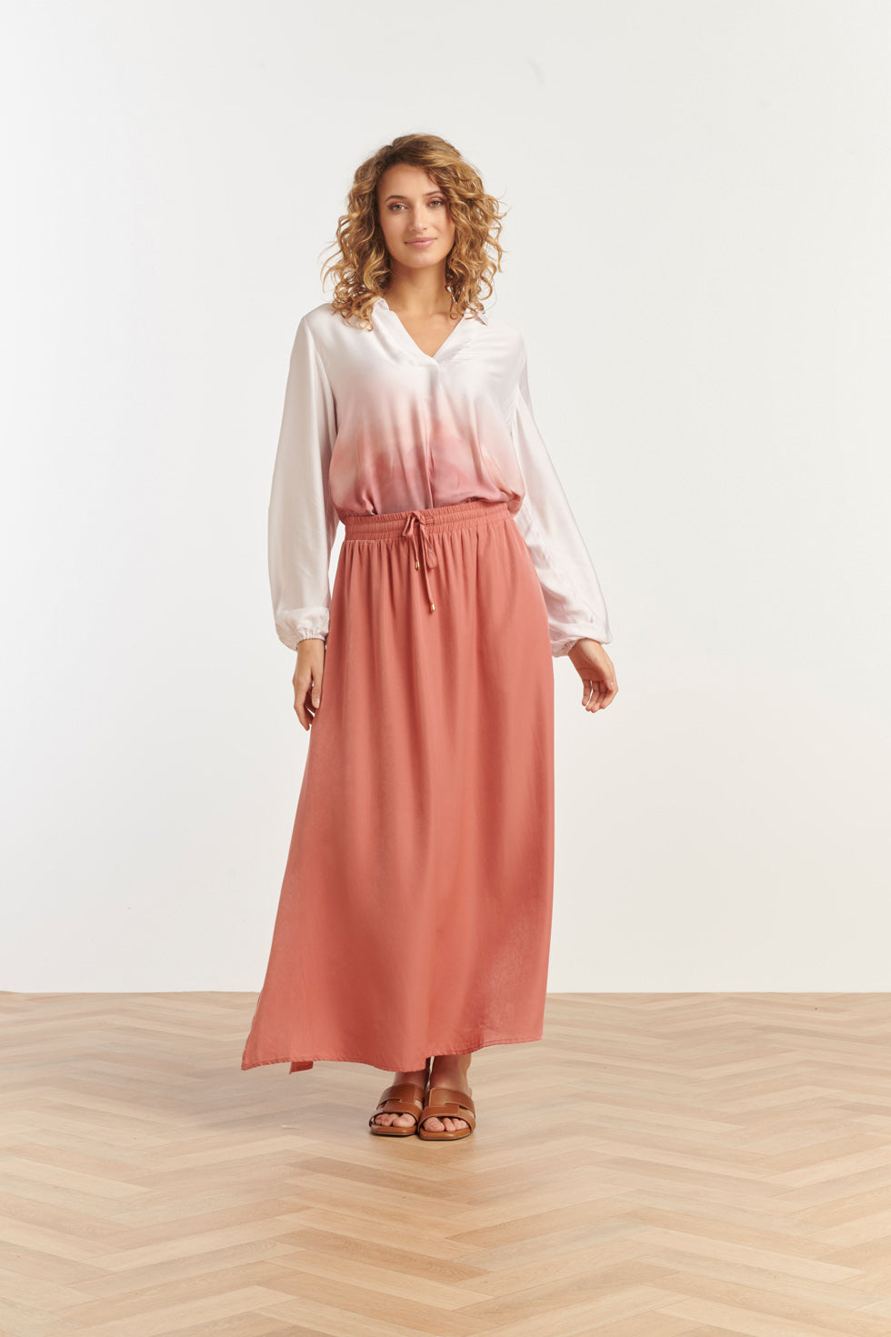 25143 Roze Rayon Satin Maxi Rok