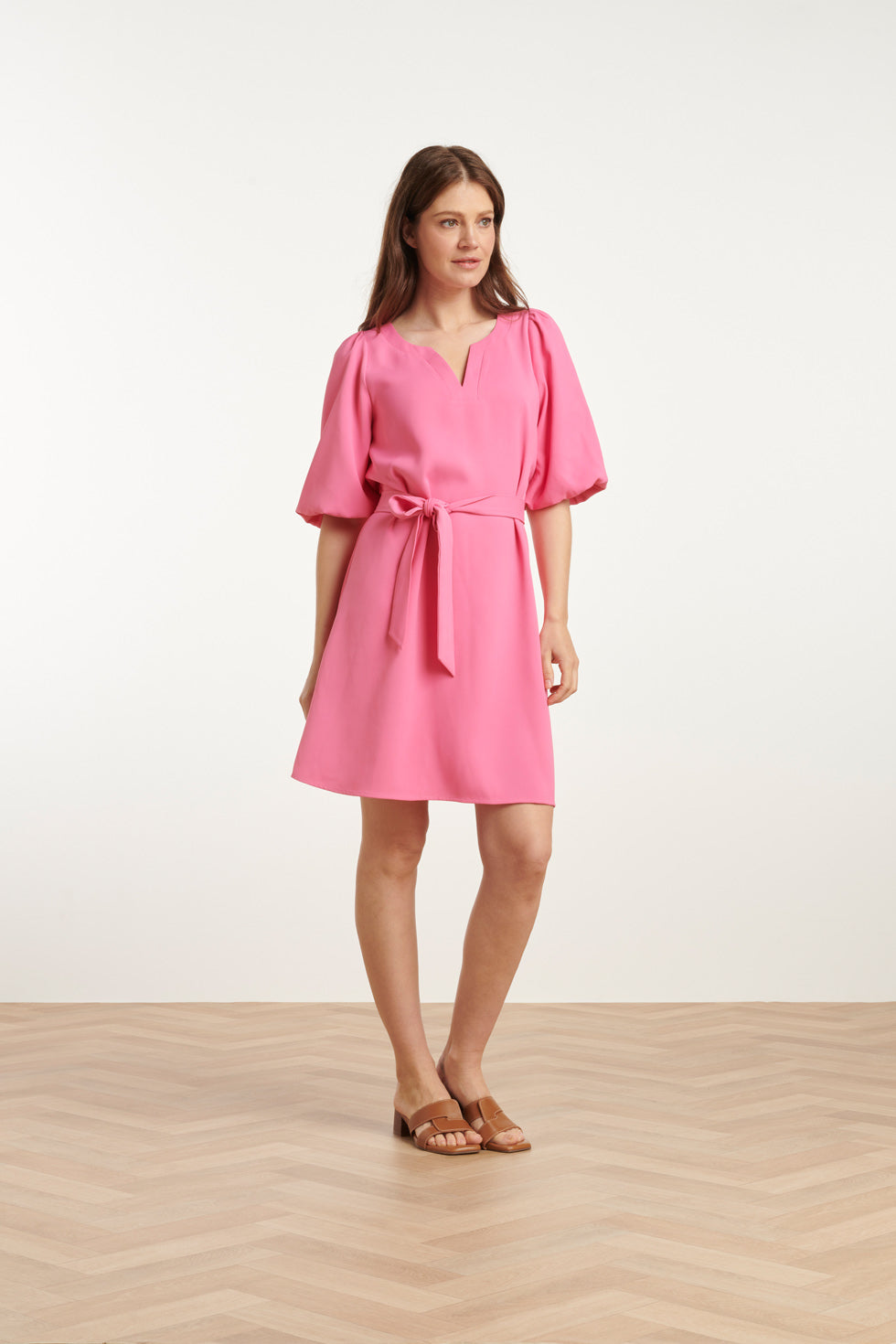 25152 Balloon Sleeve Kort Jurk In Roze