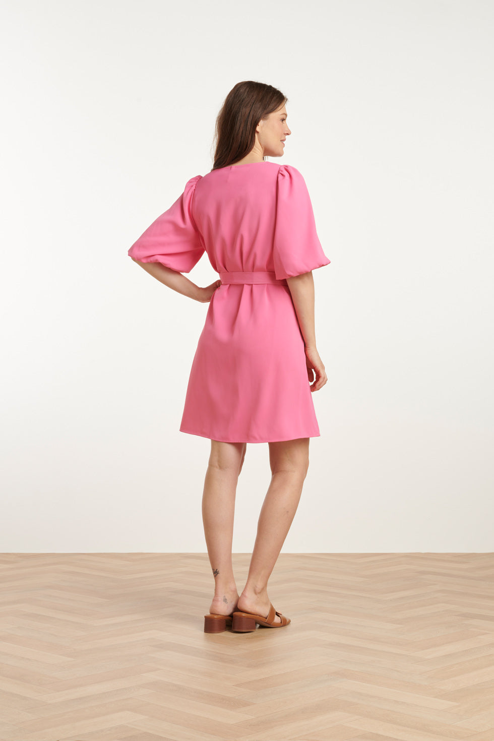 25152 Balloon Sleeve Kort Jurk In Roze