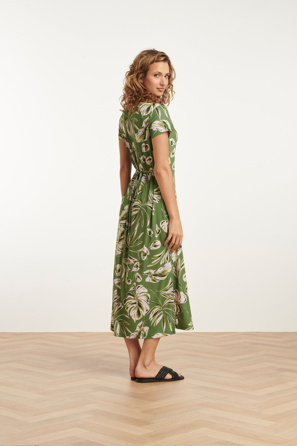 25159 Groene Leaf Print Stretch Midi Jurk