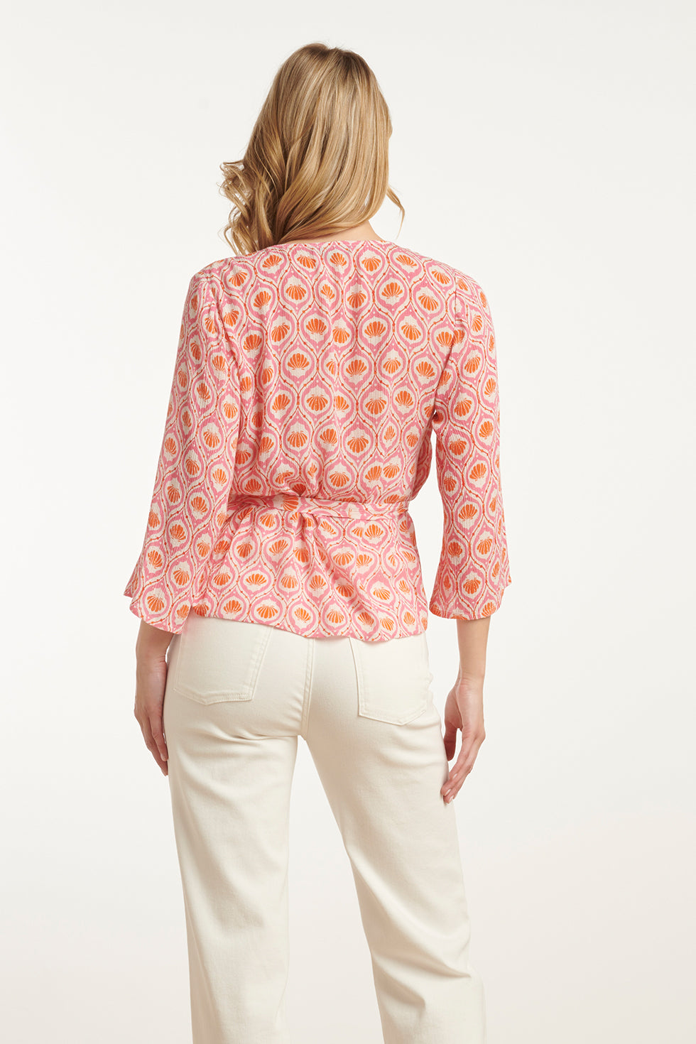 25184 Wrap Top Met Schelpenprint In Perzik En Roze