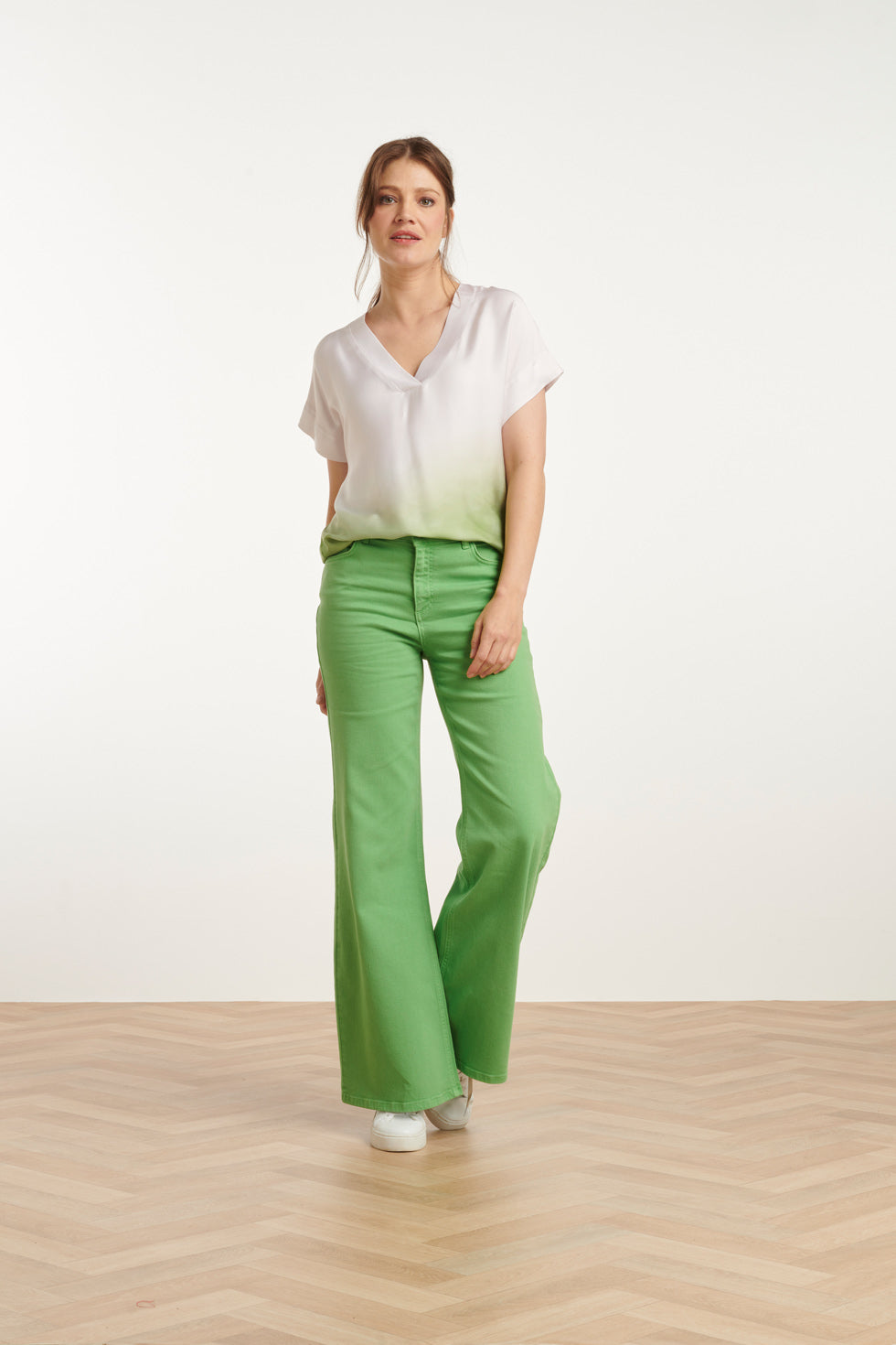 25206 Lichtgroene Flared Jeans