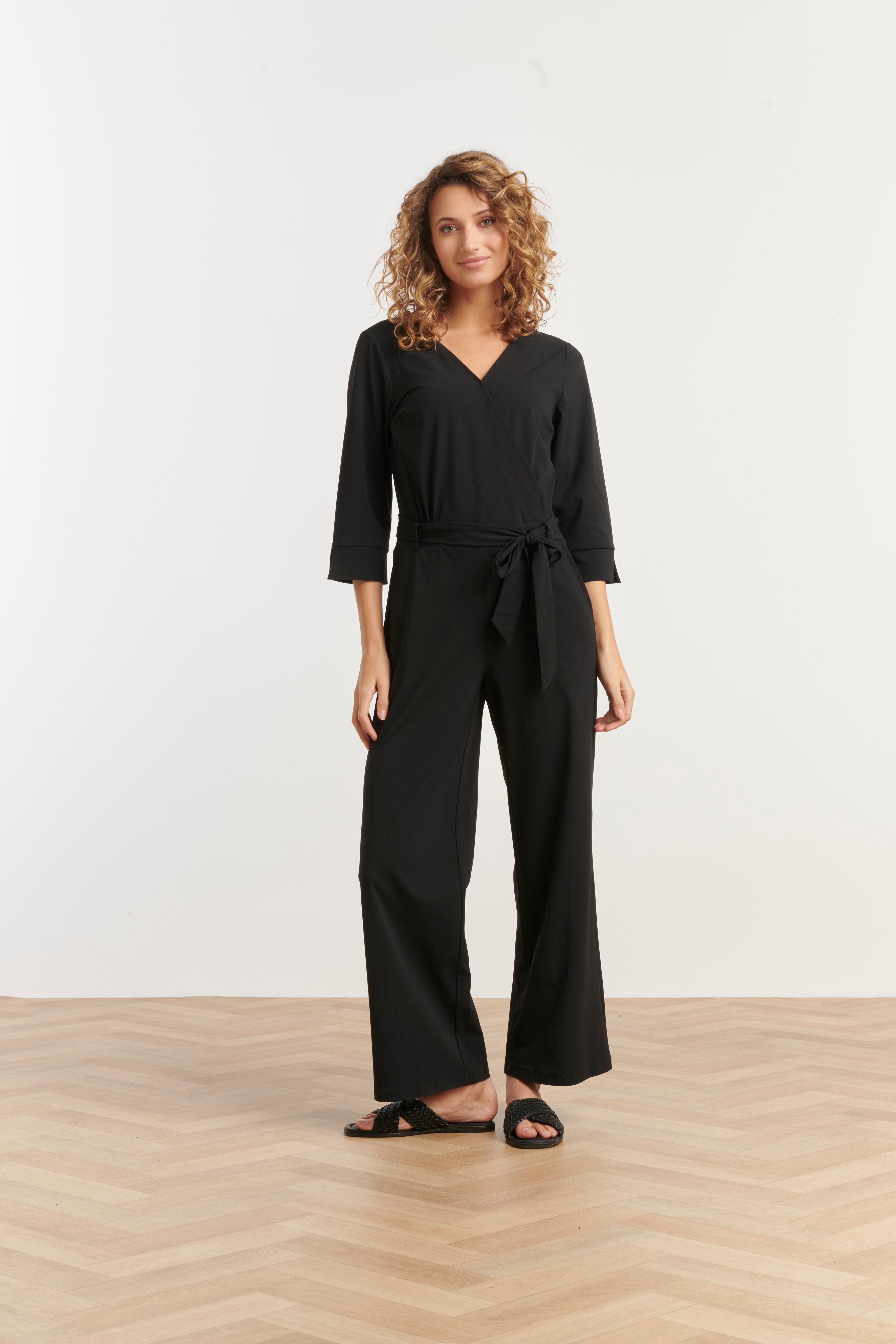 25239 Zwarte Travel Quality Jumpsuit