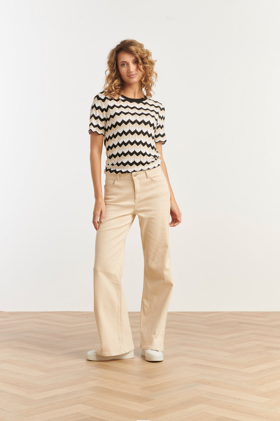 25266 Zigzag Gebreide Top In Off-White, Zwart En Sand