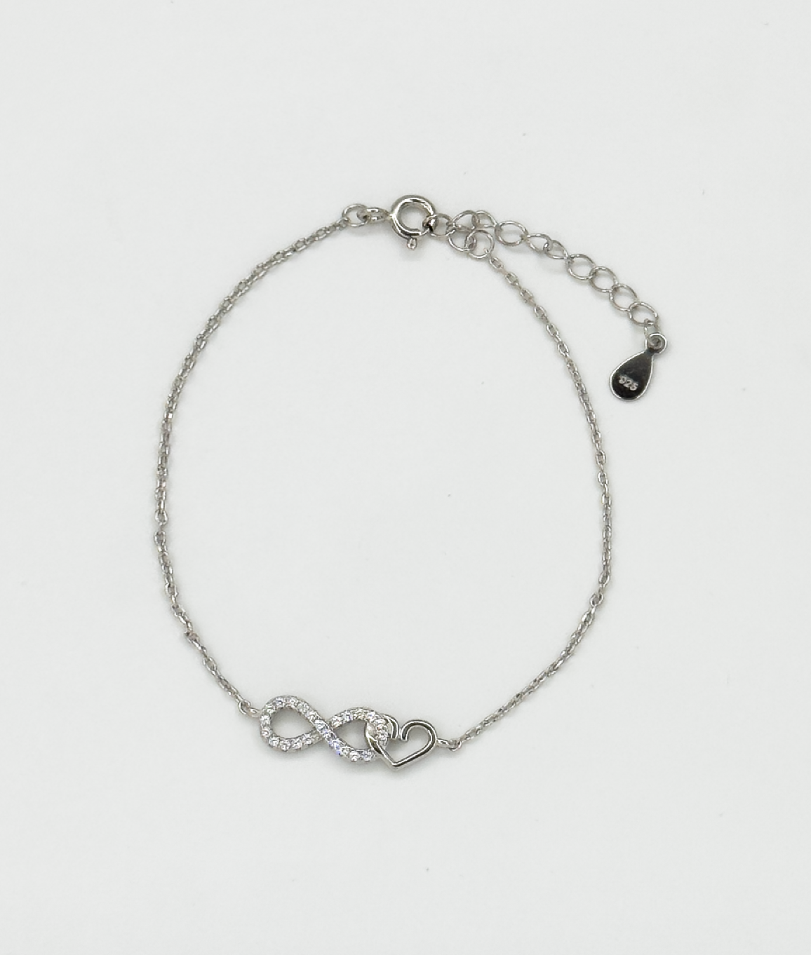 62059 Zilveren Armband Met Oneindigheidssymbool Klaver Hanger En Zirkoon Kristallen